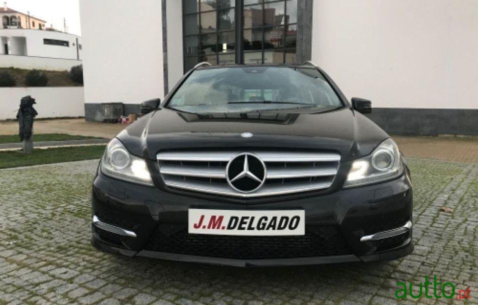 2014' Mercedes-Benz C-250 Amg photo #3