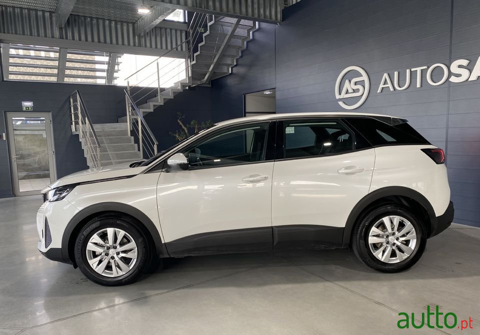 2021' Peugeot 3008 photo #2
