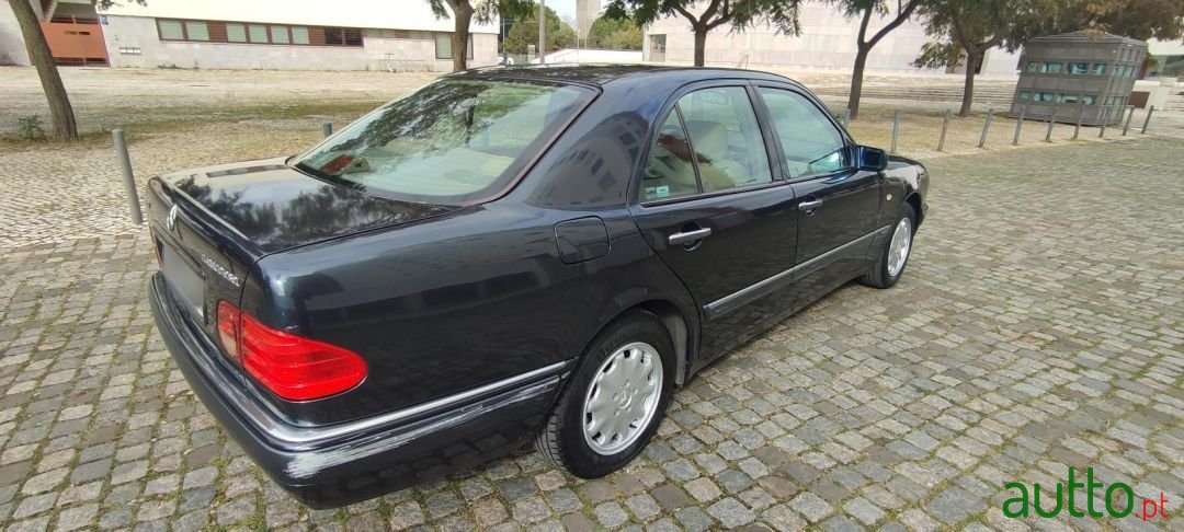 1998' Mercedes-Benz E-250 photo #5