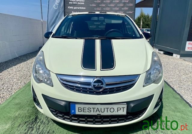 2011' Opel Corsa photo #2