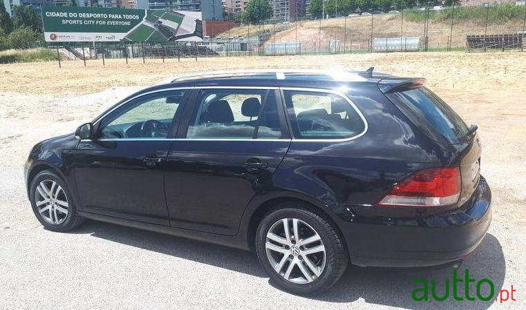 2010' Volkswagen Golf Variant photo #3