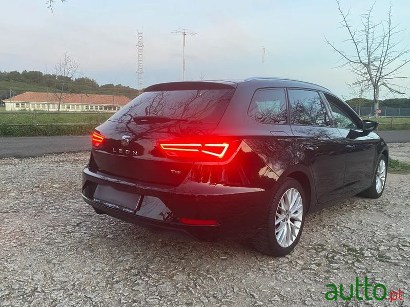 2017' SEAT Leon St photo #4