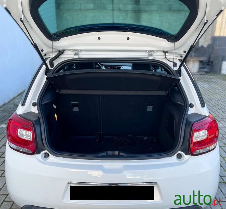 2010' Citroen DS3 photo #6