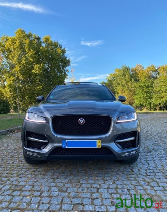 2017' Jaguar F-Pace photo #2