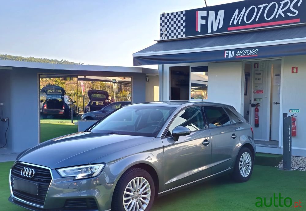 2017' Audi A3 Sportback photo #2