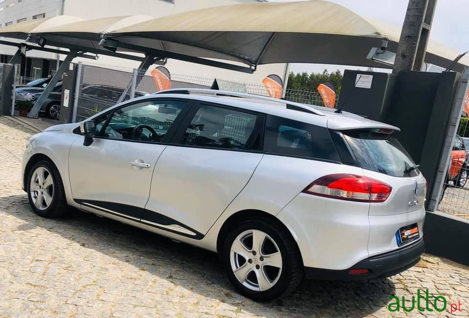 2014' Renault Clio Sport Tourer photo #2