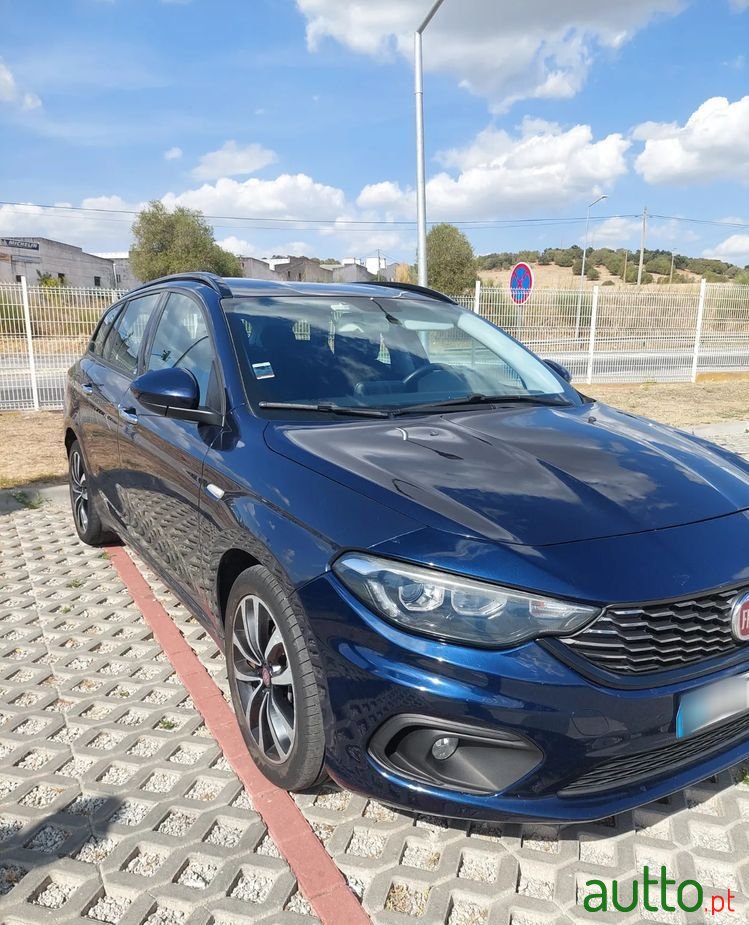 2017' Fiat Tipo Station Wagon photo #3