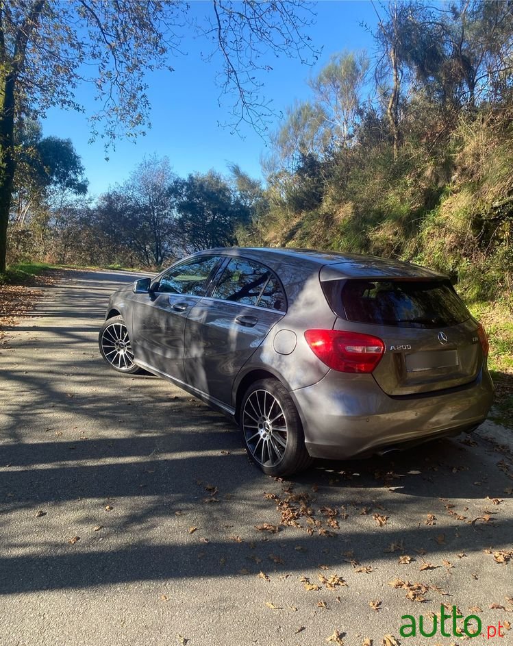 2012' Mercedes-Benz Classe A photo #2