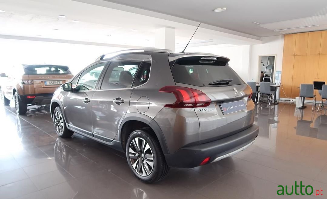 2018' Peugeot 2008 photo #5