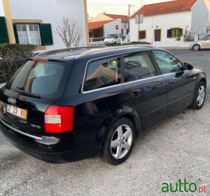 2001' Audi A4 Avant photo #4