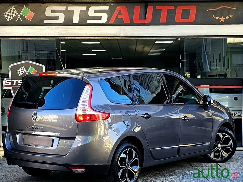 2016' Renault Grand Scenic photo #3