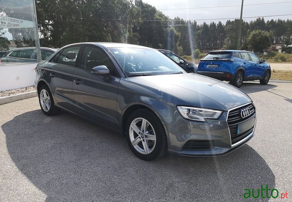 2017' Audi A3 Limousine photo #4