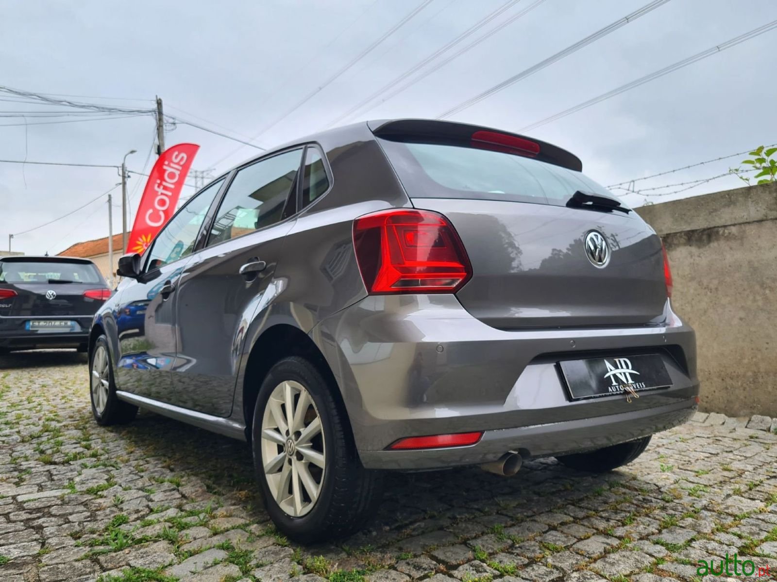 2015' Volkswagen Polo photo #2