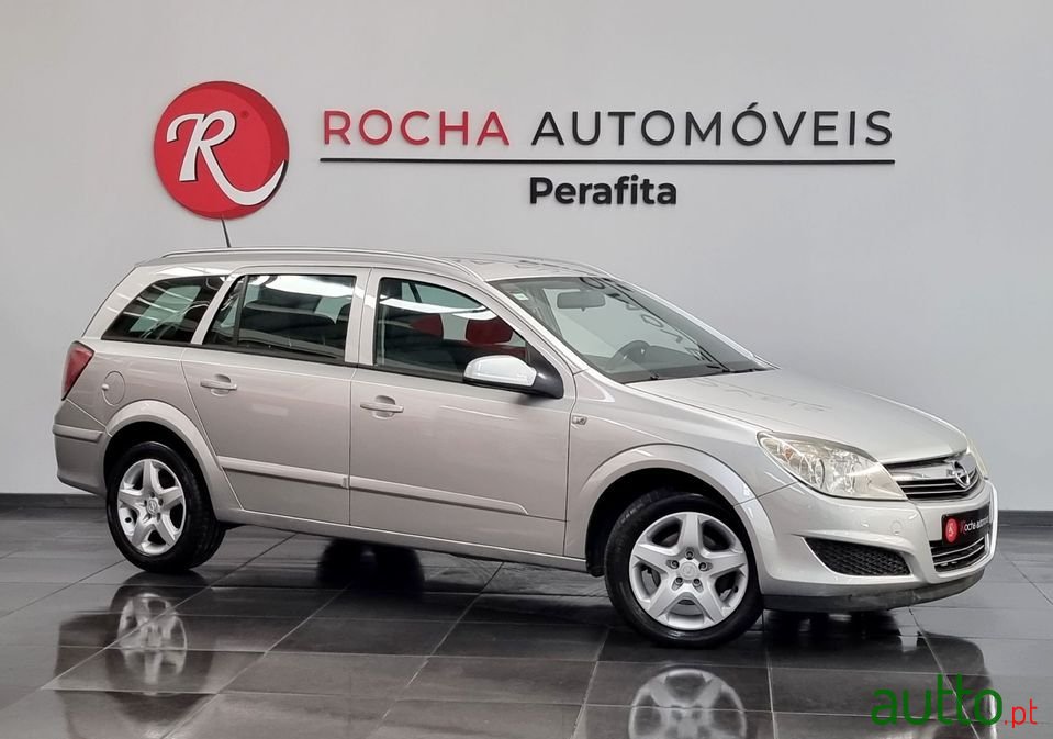 2007' Opel Astra Caravan photo #3