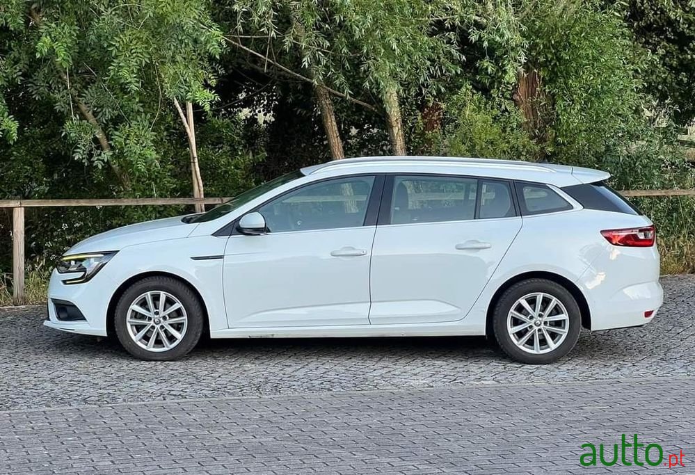 2019' Renault Mégane Sport Tourer photo #3