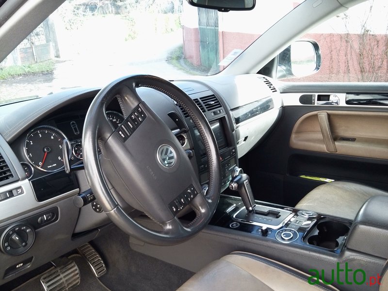 2007' Volkswagen Touareg Car with Android and Carplay photo #7