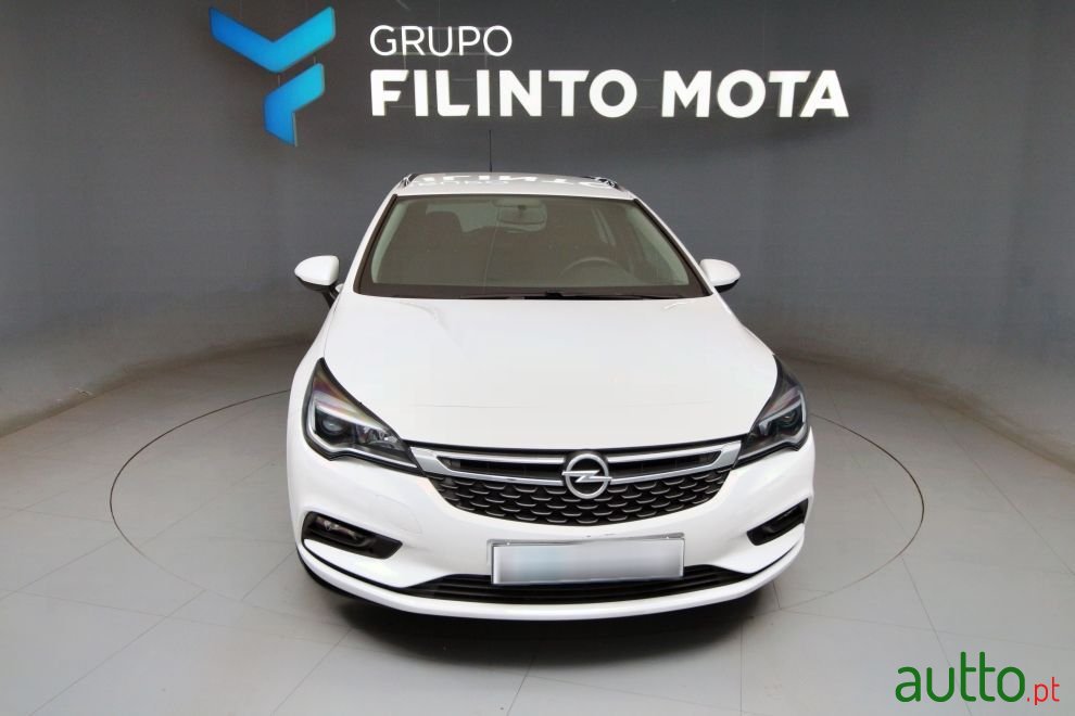 2019' Opel Astra Sports Tourer photo #1