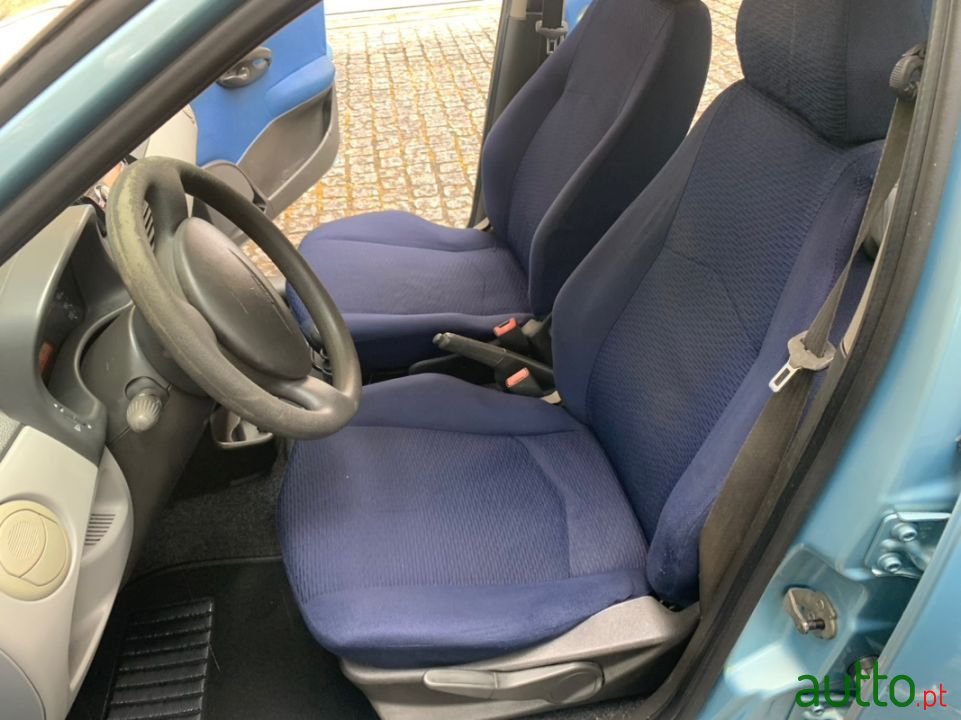 2002' Fiat Punto photo #6