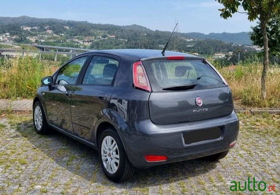 2013' Fiat Punto photo #3