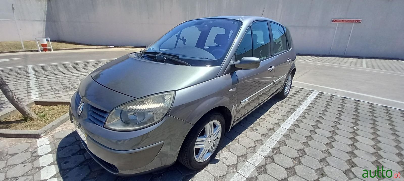 2004' Renault Scenic photo #2