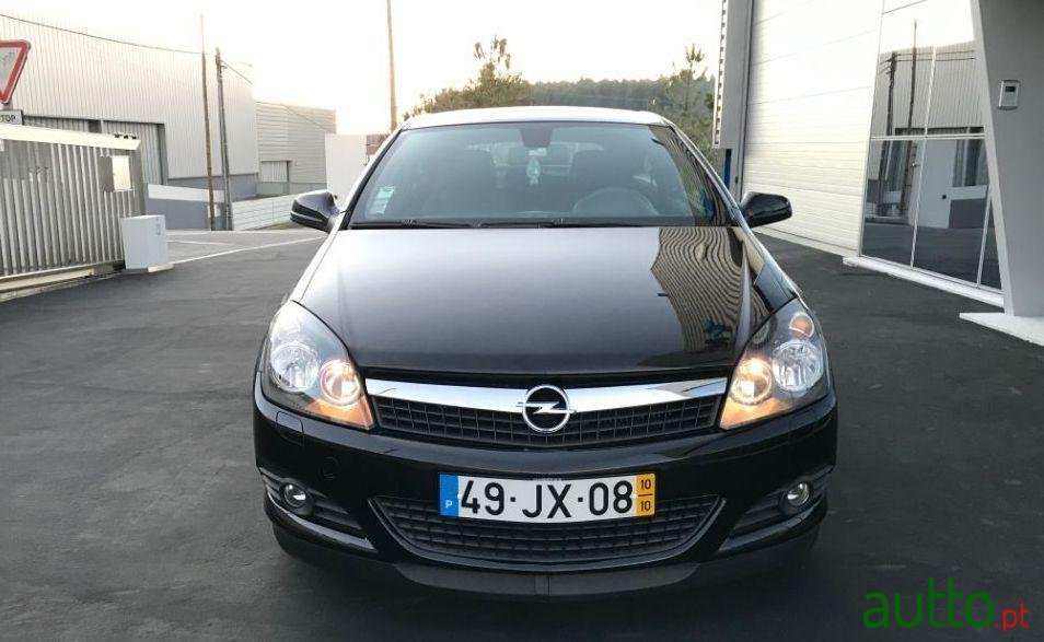 2010' Opel Astra Gtc photo #2