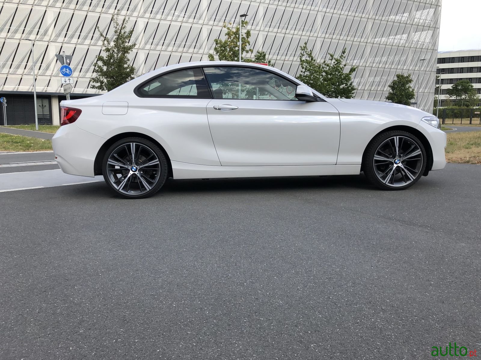 2015' BMW 2 Series photo #3
