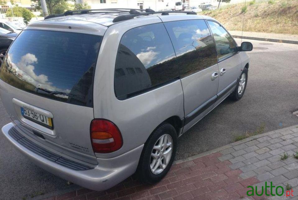 2000' Chrysler Voyager 2.5 Td Le photo #1