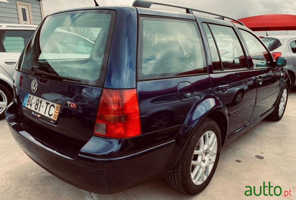 2002' Volkswagen Golf Variant photo #3