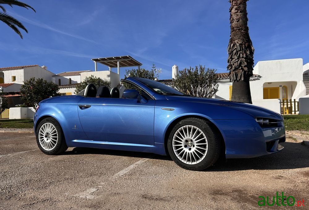 2007' Alfa Romeo Spider 2.2 Jts photo #2