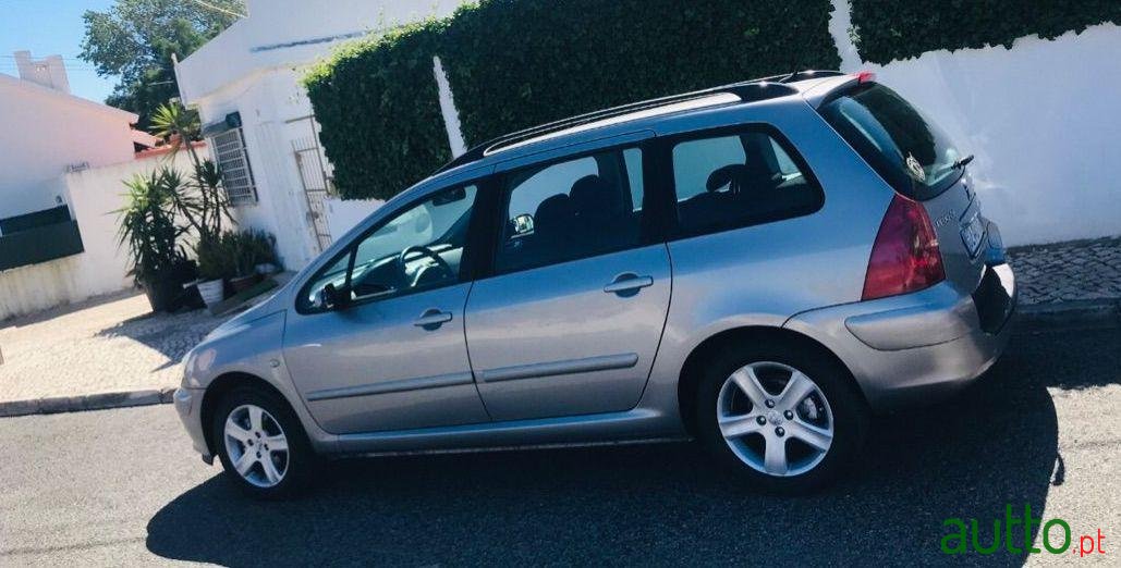 2005' Peugeot 307 Sw photo #2