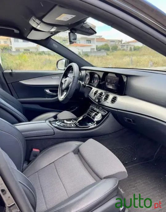 2017' Mercedes-Benz E 220 photo #6