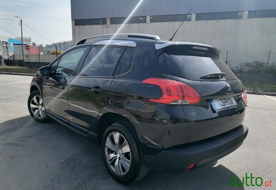 2014' Peugeot 2008 photo #5