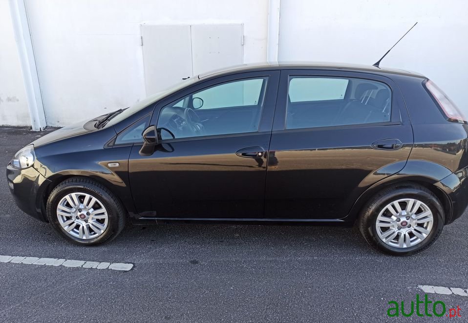 2014' Fiat Punto photo #4