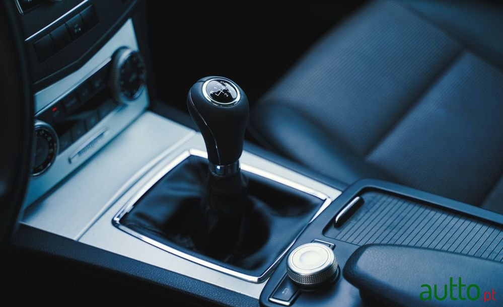 2010' Mercedes-Benz C 220 photo #5