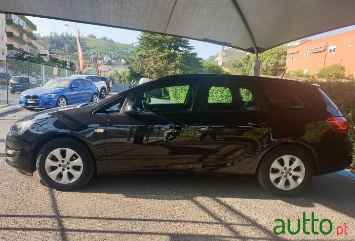 2015' Opel Astra Sports Tourer photo #6