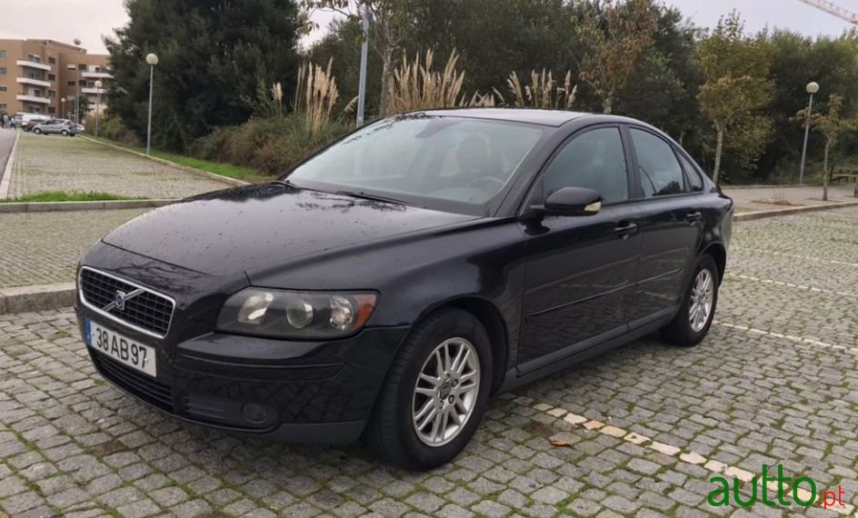2005' Volvo S40 photo #1