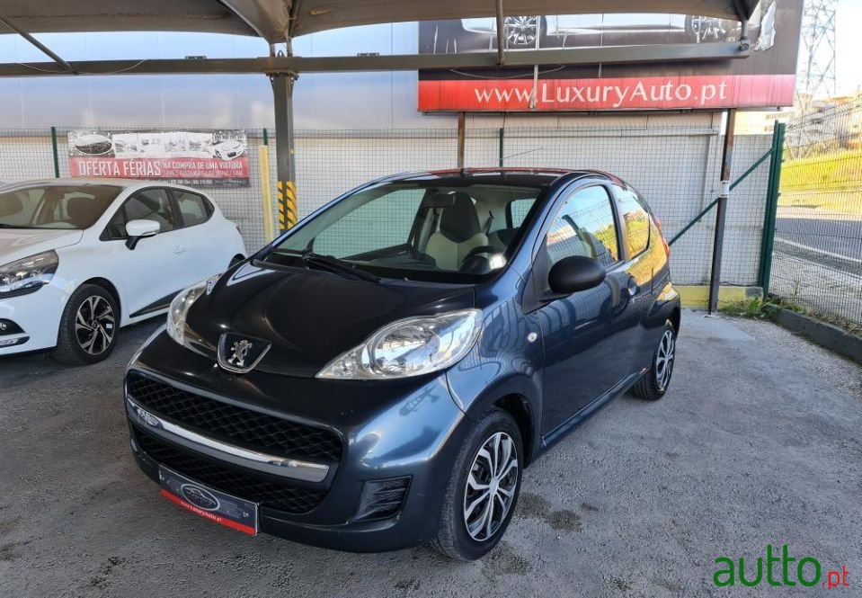 2009' Peugeot 107 photo #2