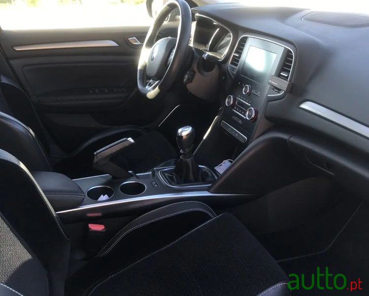 2016' Renault Mégane Sport Tourer photo #3