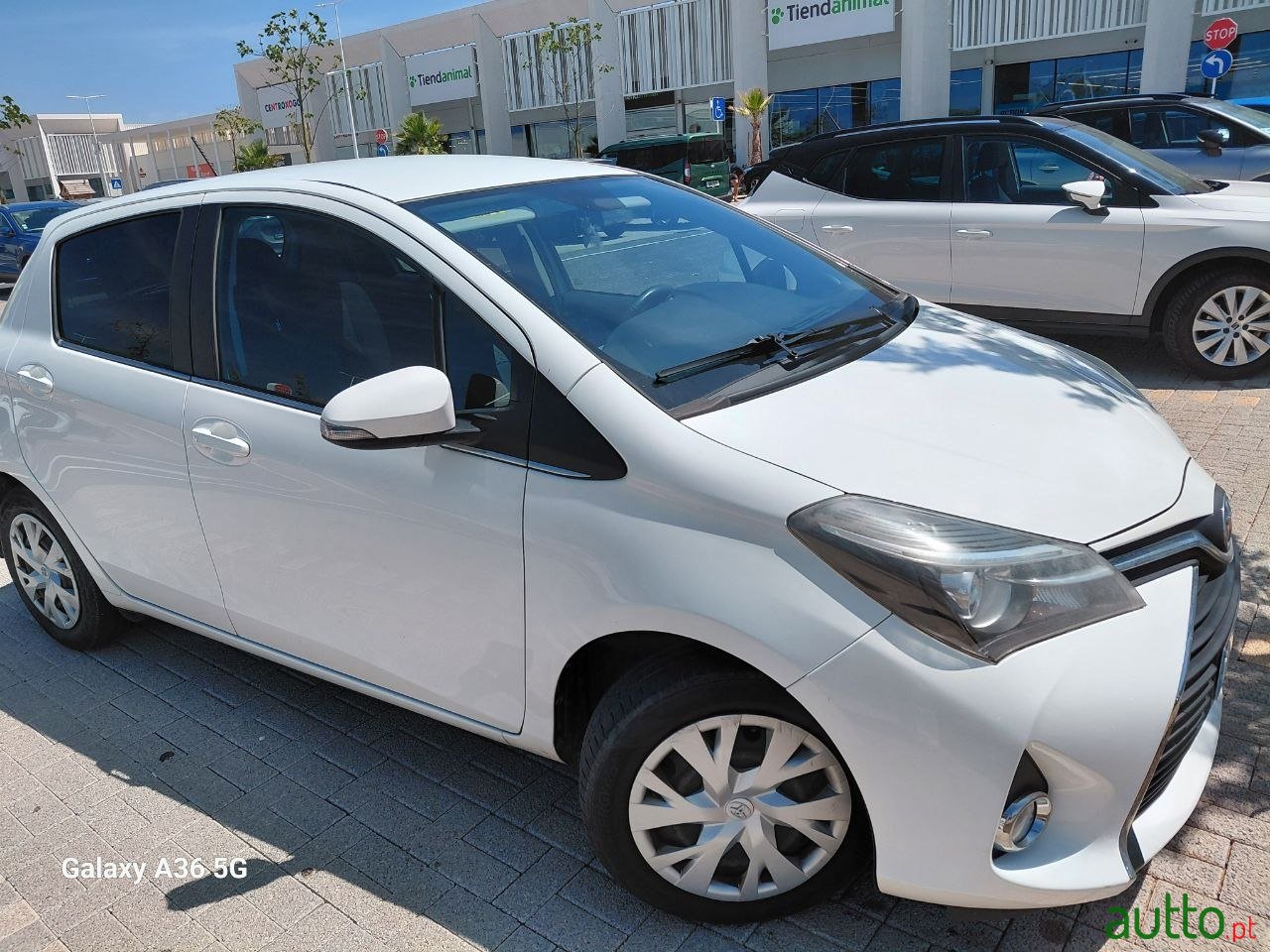 2015' Toyota Yaris photo #3