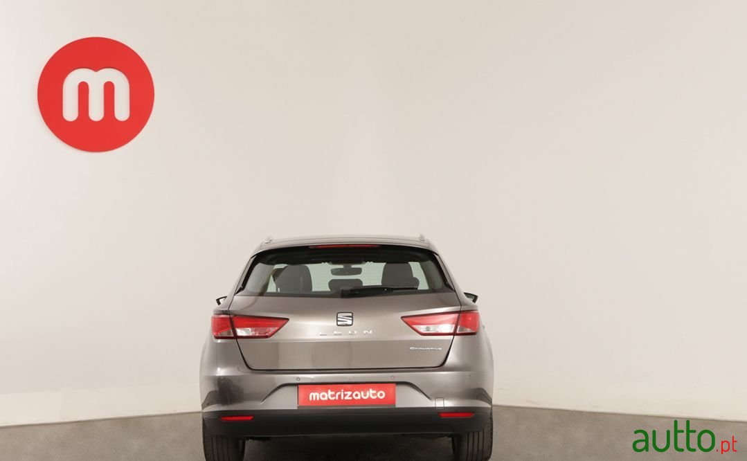 2016' SEAT Leon St photo #4