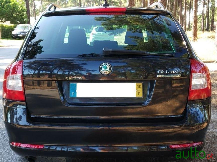 2010' Skoda Octavia Break photo #2