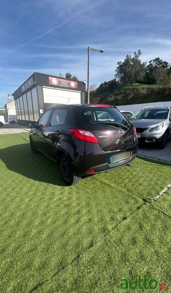 2010' Mazda 2 photo #5