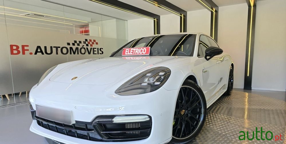 2017' Porsche Panamera 4 E-Hybrid photo #1