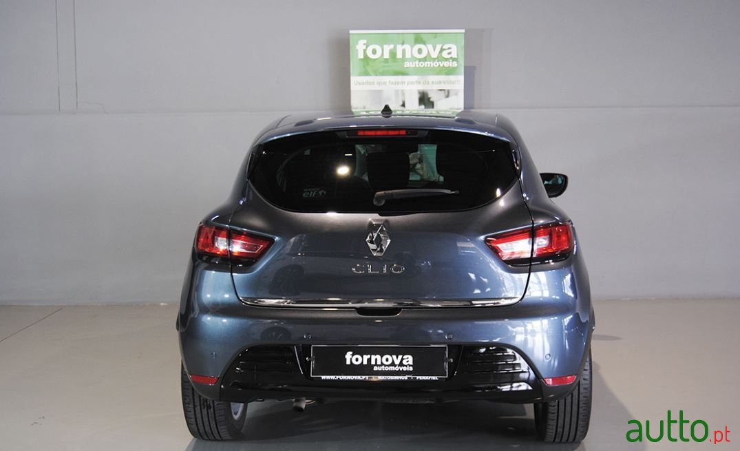 2019' Renault Clio photo #6