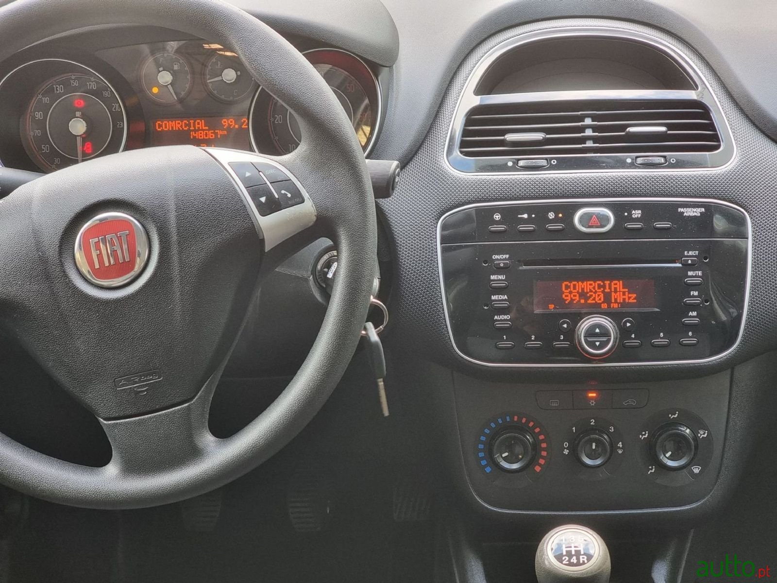2015' Fiat Punto photo #5