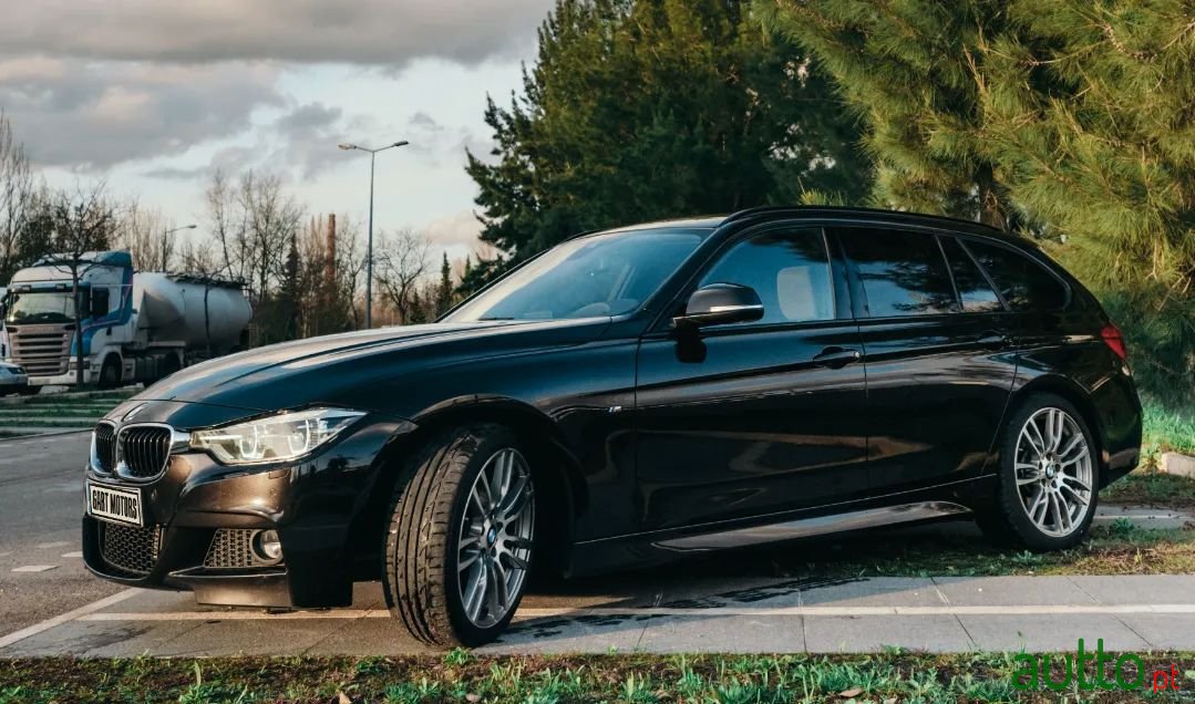 2017' BMW 325 photo #5