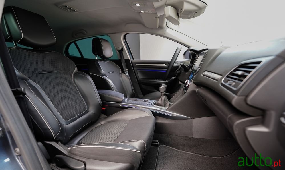 2017' Renault Megane 1.5 Dci Bose Edition photo #4