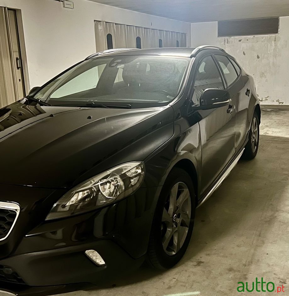 2015' Volvo V40 photo #2
