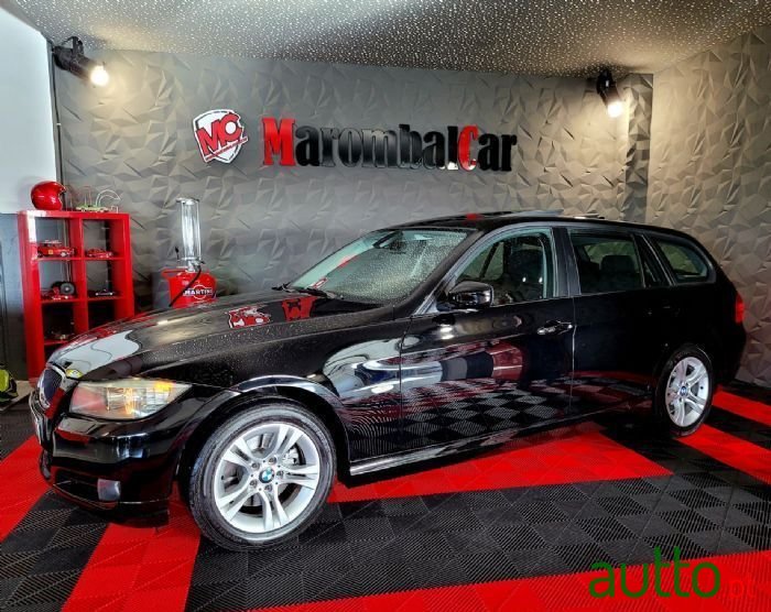 2010' BMW 320 D Touring Sport photo #1