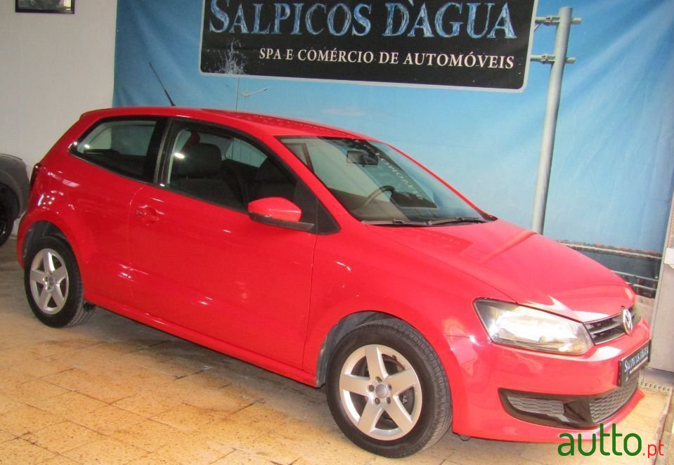 2014' Volkswagen Polo photo #3